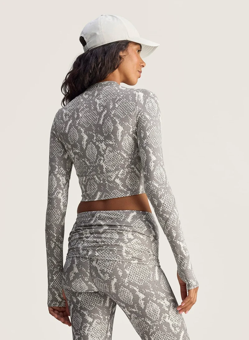 ستيلا مكارتني من اديداس تيشيرت قصير بشعار أساسي